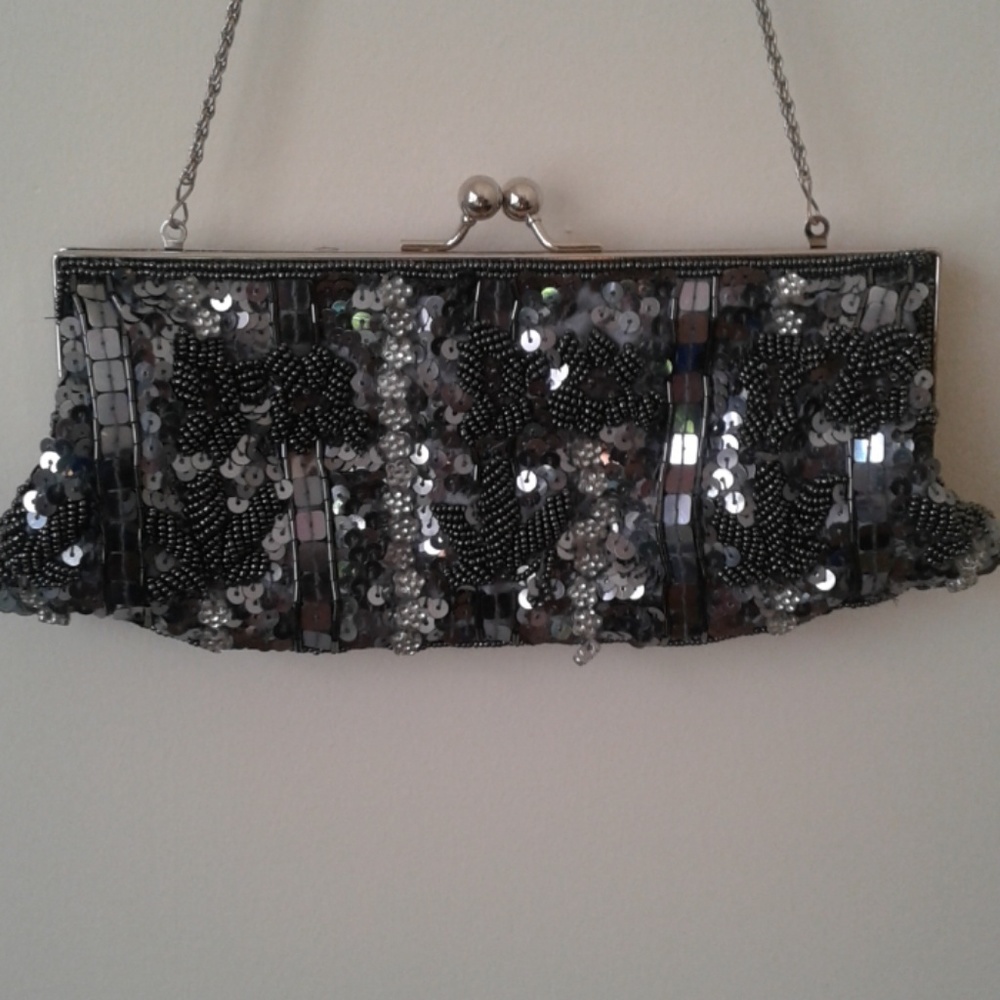 La Regale Minaudiere Convertible Clutch